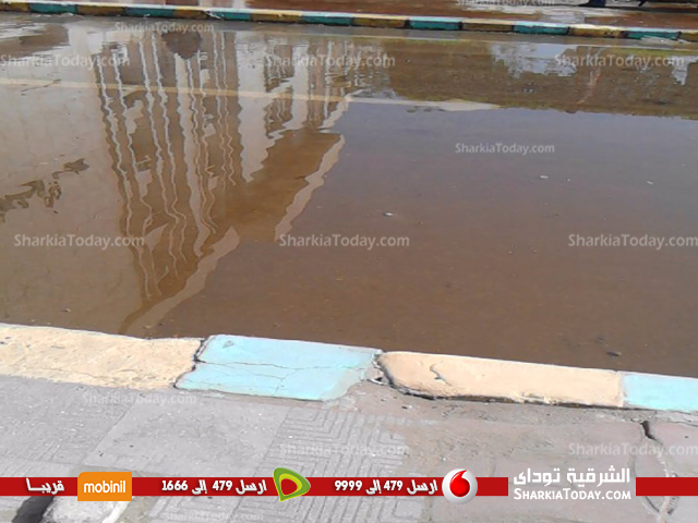 بالصور..انفجار ماسورة مياه في جامعة الزقازيق 3 انفجار 2