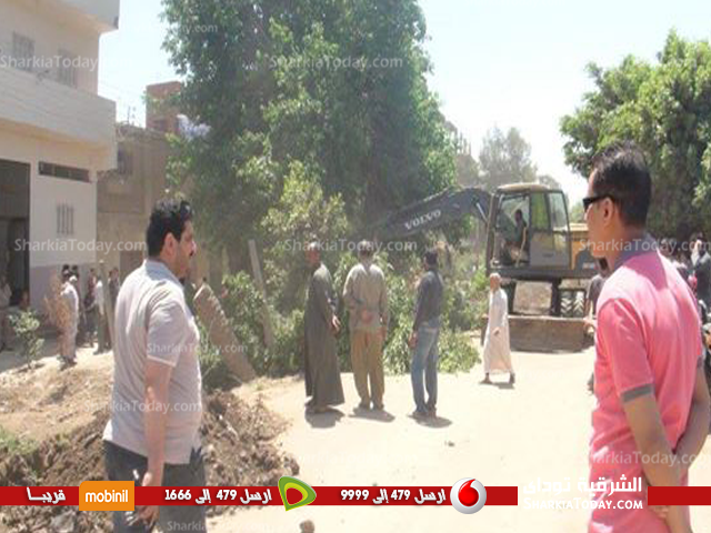 بالصور..إعادة حفر المنطقة الجانبية الخامسة اليمنى لبحر فاقوس 4 ري 2