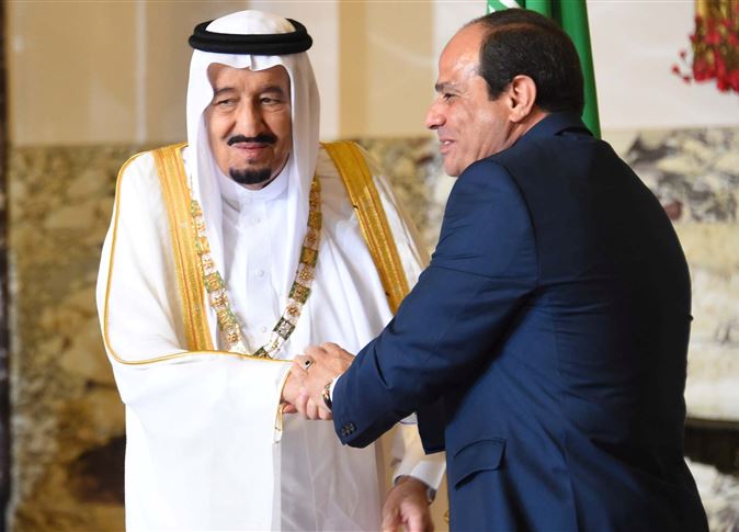 لحظة وصول الملك سلمان للجامع الأزهر
