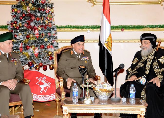 وزير الدفاع ورئيس الأركان يهنئان البابا تواضروس