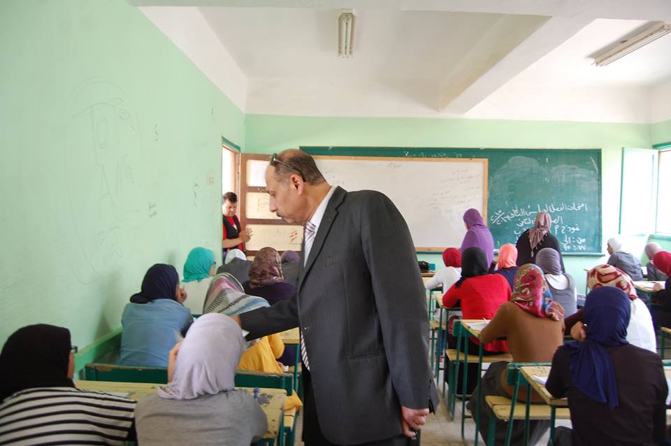 إحالة 3 مراقبين في امتحان اللغة الانجليزية للتحقيق ببلبيس 2 13153315_1184804794863598_1015145599_n - Copy