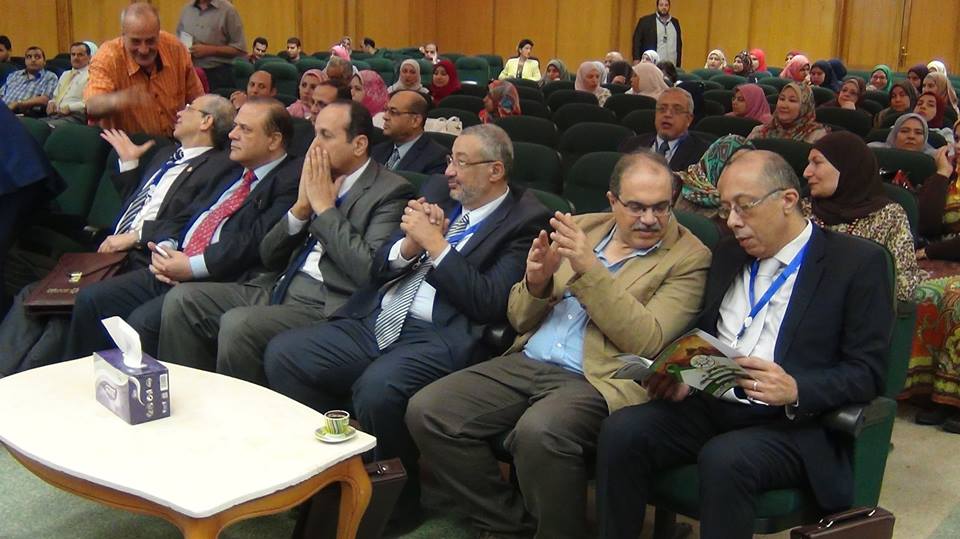 انعقاد المؤتمر السنوي الأول لقسم طب الأورام بجامعة الزقازيق 2 13179181_544030779102233_9104922120438629463_n
