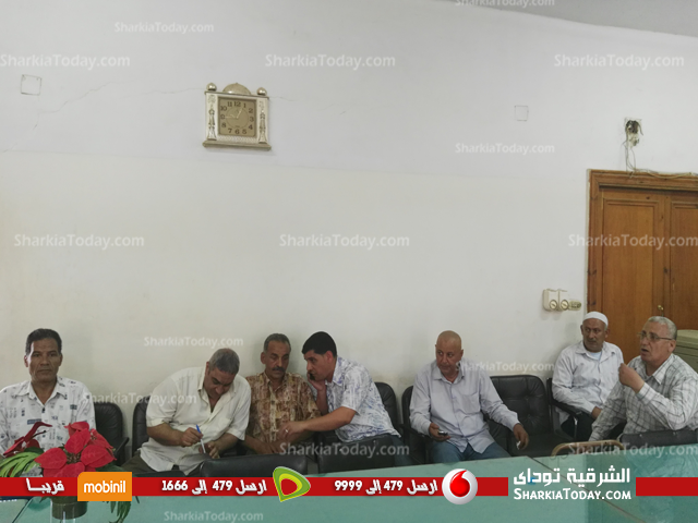 اعتصام عدد من موظفي الإدارة الهندسية بفاقوس اعتراضاً على نقلهم 1 اعتصاتم