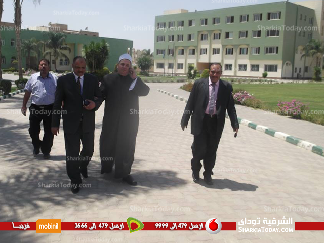 نائب رئيس جامعة الأزهر يتفقد امتحانات العاشر من رمضان 2 الا