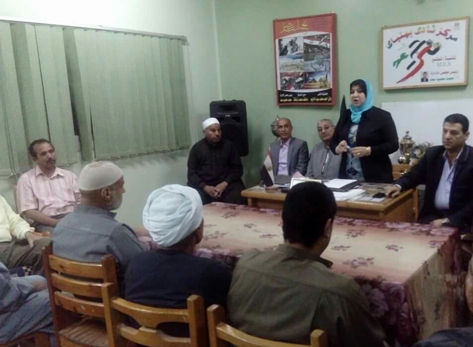 بالصور..النائبة إيمان خضر تبحث مشكلات قرية بهنباي بالزقازيق 1 النائبة إيمان خضر (4)
