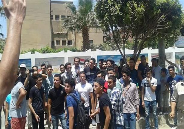 الأمن المركزي يغلق الشوارع المؤدية لوزارة التربية والتعليم استعدادًا لمظاهرة طلاب الثانوية
