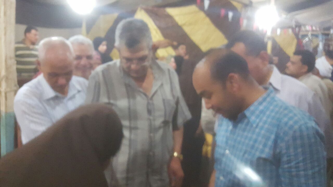 وكيل وزارة التموين بالشرقية يتفقد معرض «أهلاً رمضان» بفاقوس 12 IMG 20160604 WA0011