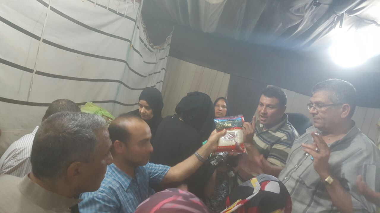 وكيل وزارة التموين بالشرقية يتفقد معرض «أهلاً رمضان» بفاقوس 2 IMG-20160604-WA0013