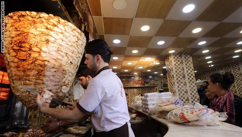 أخطار الألمنيوم على الصحة عند لفه بالأطعمة واستعماله في الطهي