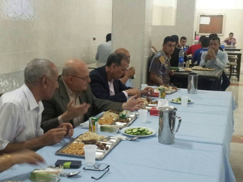 افطار رئيس جامعة الزقازيق مع طلاب المدن الجامعية 1