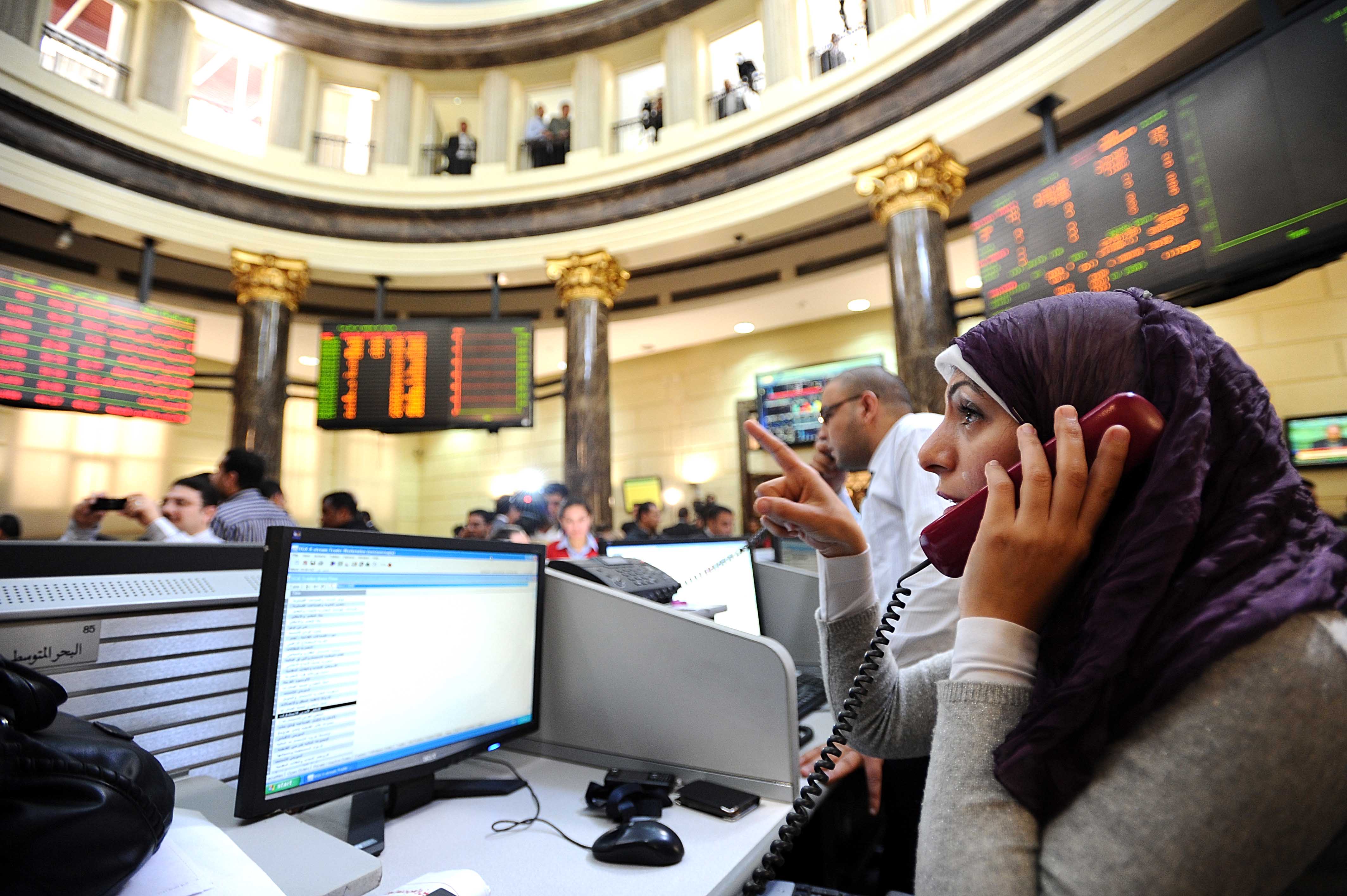 البورصة تخسر مليارات الجنيهات .. والمؤشر الرئيسي يتراجع 17 بورصة