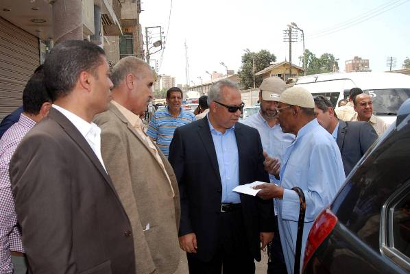افتتاح لوحة توزيع كهرباء ههيا المزودة بنظام الإطفاء الذاتي 1 محافظ الشرقية يتفقد مزلقانات شرويده والحسينية والعصلوجي بالزقازيق (4)