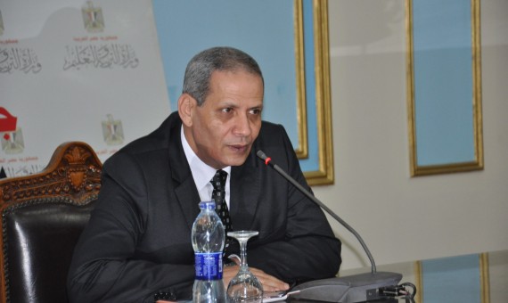 وزير التعليم الدكتور هالا