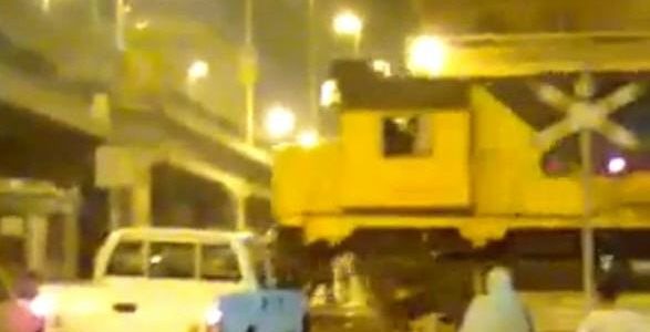بالفيديو.. الحقيقة الكاملة لواقعة إيقاف سائق قطار للقطار لشراء سجائر قبل السحور 18 يوقف القطار ويشتري سجائر