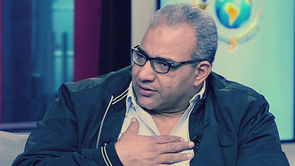 بيومي فؤاد يصف أكرم حسني بالمجنون 1 بيومي فؤاد يصف أكرم حسني بـالمجنون أنا نجم وأنت ولا حاجة