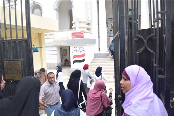 توافد طلاب الثانوية العامة المتظلمين على الكنترولات أول أيام الاطلاع 1 توافد طلاب الثانوية العامة المتظلمين على الكنترولات أول أيام الاطلاع