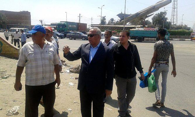 بالصور ... محافظ الشرقية يقوم بزيارة مفاجئة لمدينة بلبيس 1 5
