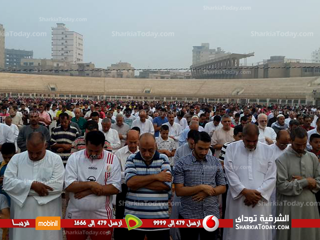 بالصور .. المصلين يؤدون صلاة العيد بالزقازيق 2 المصلين يؤدون صلاة العيد بالزقازيق (4)