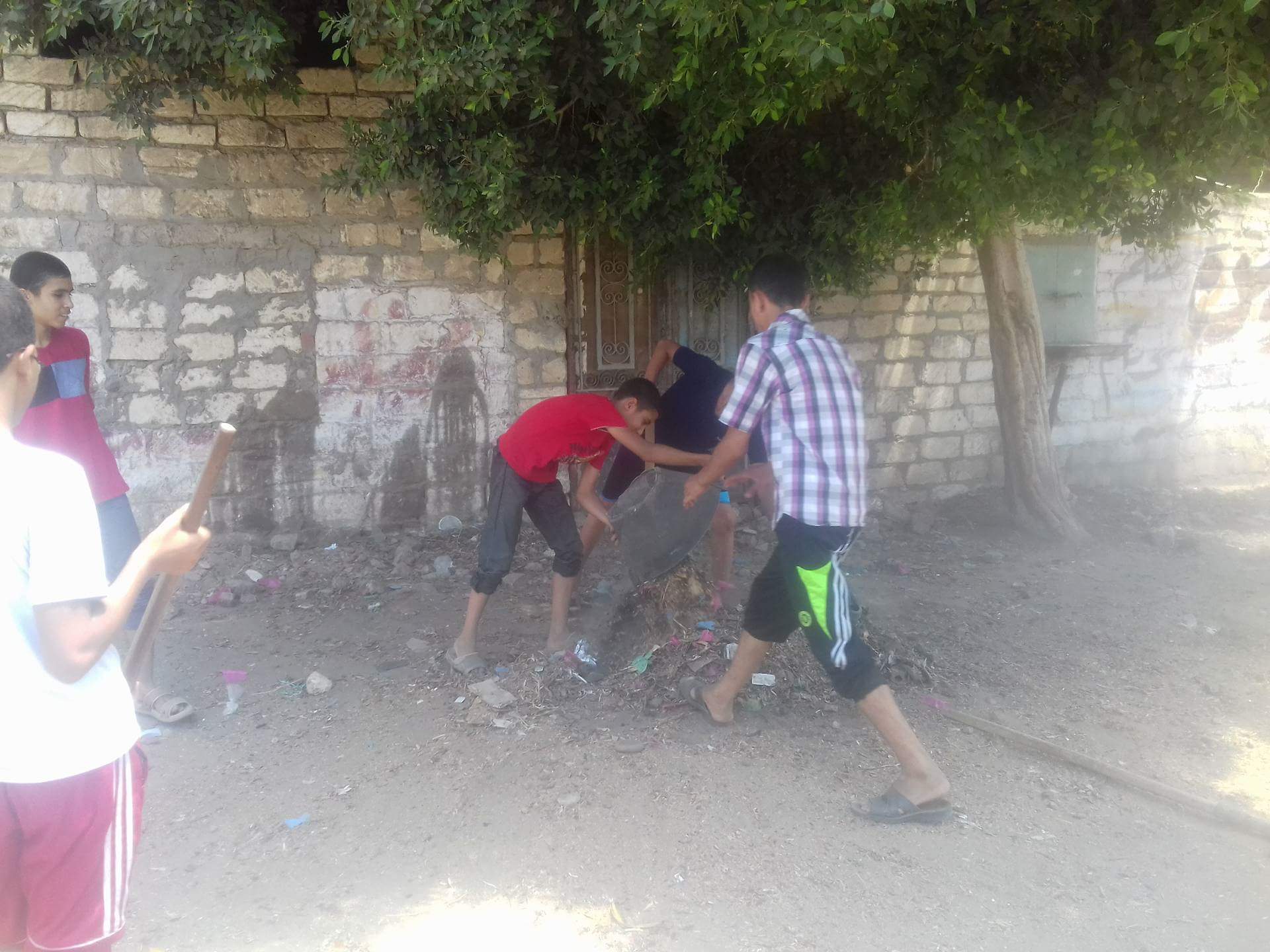 بالصور ...بدء تنفيذ مبادرة «حلوه يا بلدي» بقرية النمروط بفاقوس‏