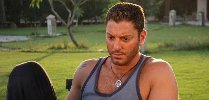 تامر هجرس يتغزل في ابنته الشابة الجميلة