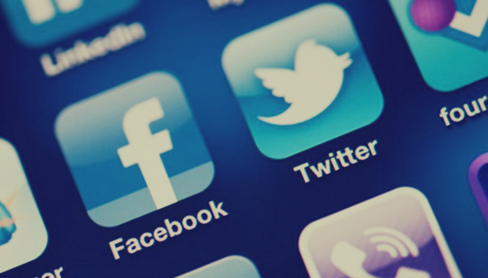 مطالبة بفرض ضرائب على إعلانات فيس بوك وتويتر .. وتوثيق بيانات مستخدميهم 1 تويتر وفيس بوك رئيسية 22