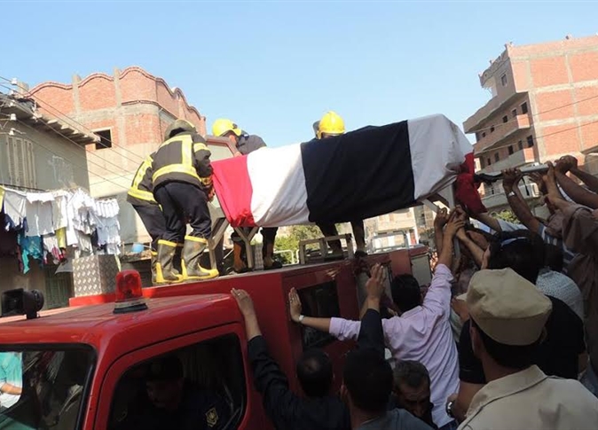 جنازة عسكرية لضابط الإسماعيلية «عبدالقادر فلاح» بمسقط رأسه بديرب نجم