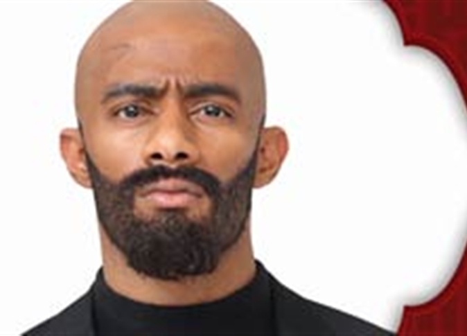 محمد رمضان يهنئ الأولى مكرر علمي علوم الأسطورة