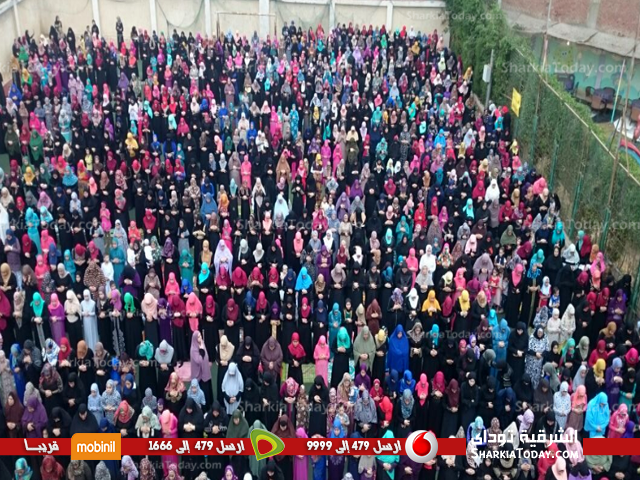 بالصور.. الآلاف من أهالي الشرقية يؤدون صلاة عيد الفطر 2 مشتول السوق