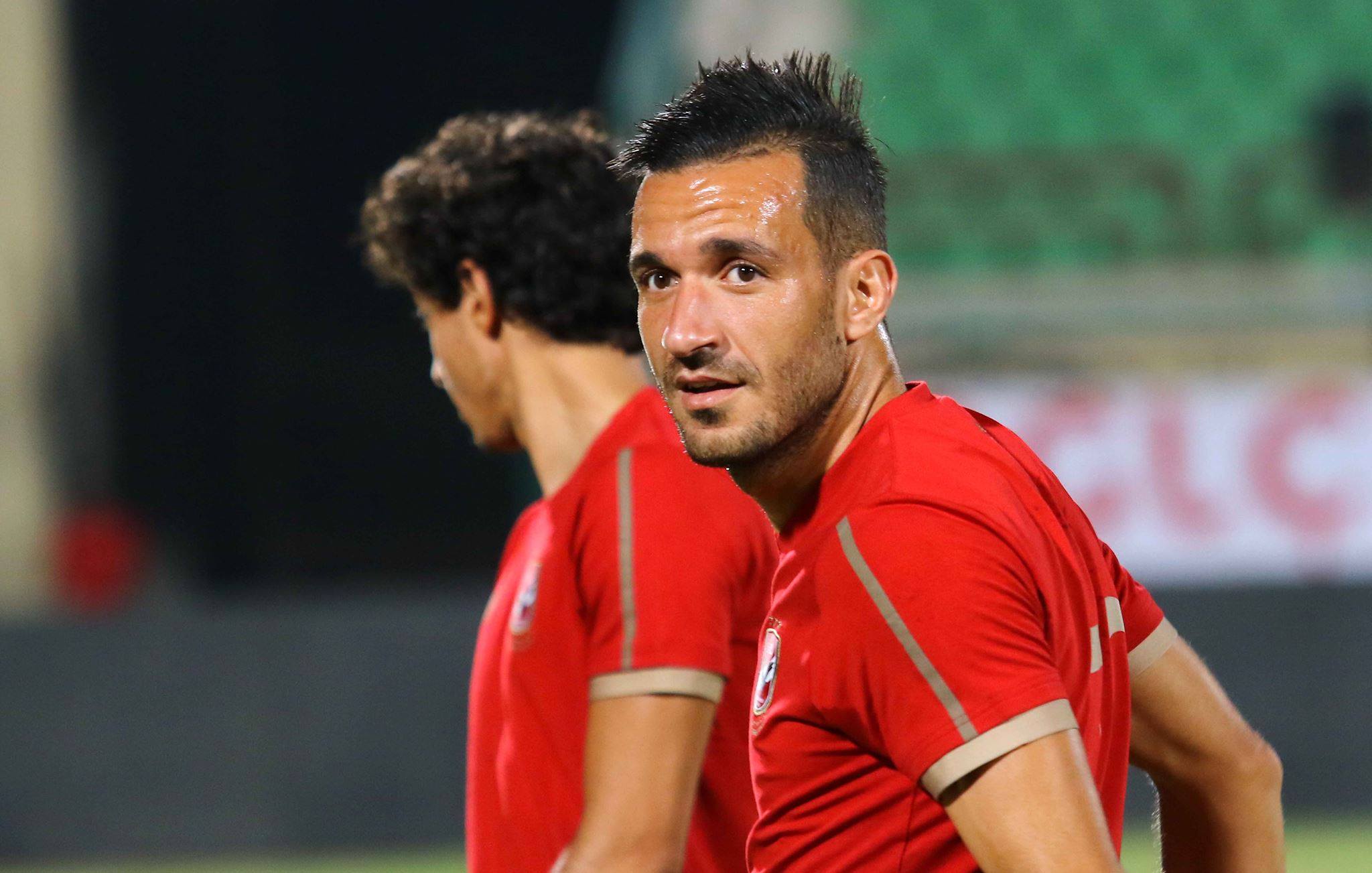 على معلول: أتمنى التسجيل فى نهائى الكأس وأول بطولة مع الأهلى 1 على معلول أتمنى التسجيل فى نهائى الكأس وأول بطولة مع الأهلى