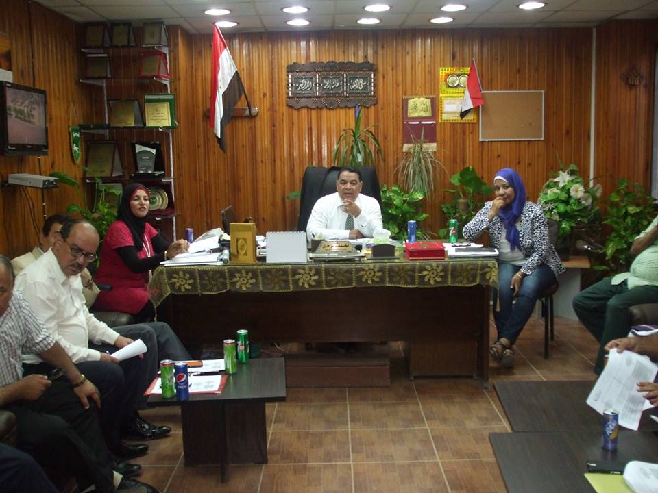 الأجتماع الأول لوكيل وزارة الصحه بالشرقية باللجنة الخاصة بتشغيل المستشفيات التكاملية 1 13895315_1199388550106183_8312217817577093123_n