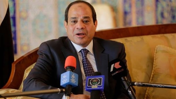 السيسي يشاهد فيلما تسجيليا عن مجمع إنتاج الإيثيلين بالإسكندرية