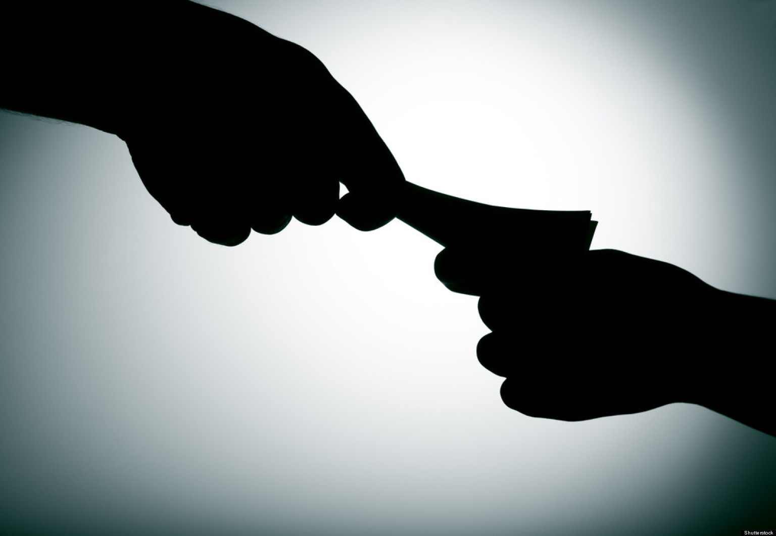 القبض على رئيس جهاز تعمير الوادى الجديد أثناء تقاضيه رشوة 320 ألف جنيه