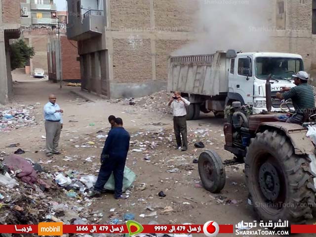 بالصور .. إزالة القمامة من حي مجلس مدينة فاقوس‏ (3)