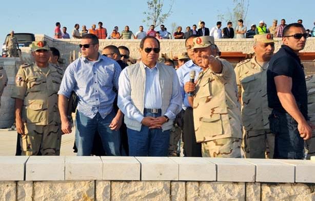 بالصور .. السيسي يتفقد مشروع مدينة الجلالة بالبحر الأحمر 18 بالصور .. السيسي يتفقد مشروع مدينة الجلالة بالبحر الأحمر 3