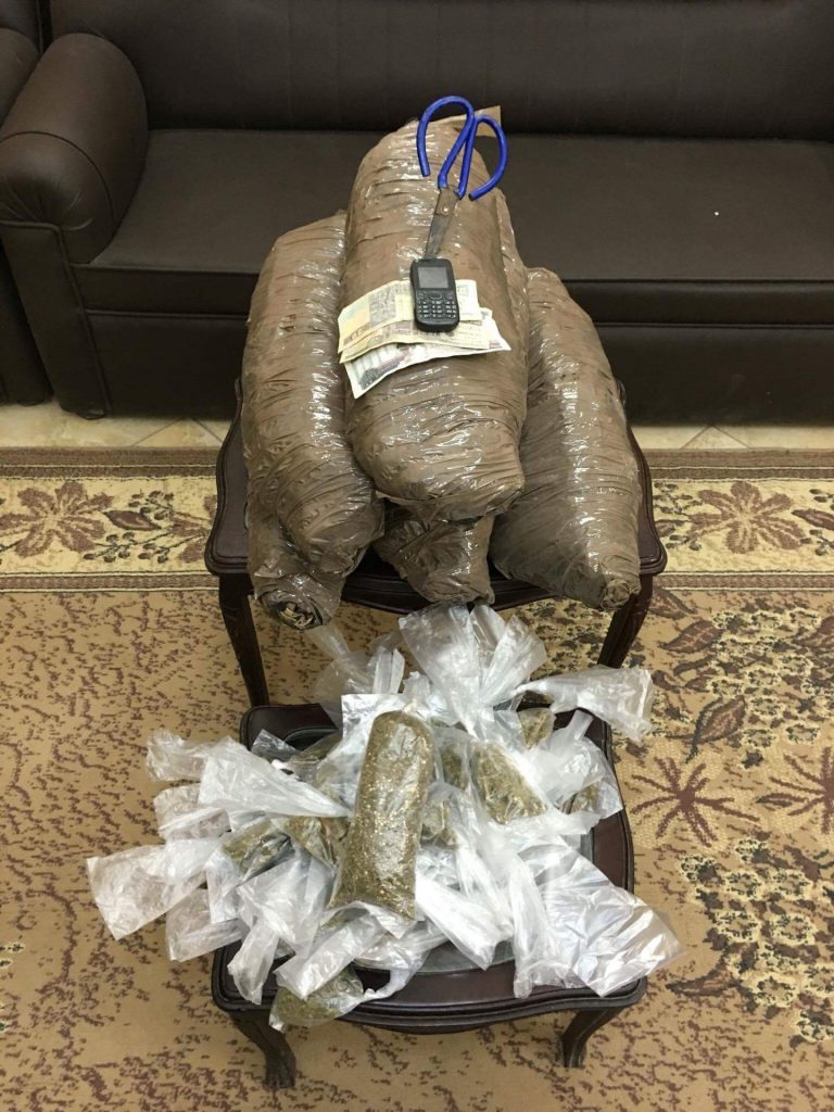 تفاصيل ضبط شخصين بحوزتهما 17 كيلو بانجو بأبو كبير