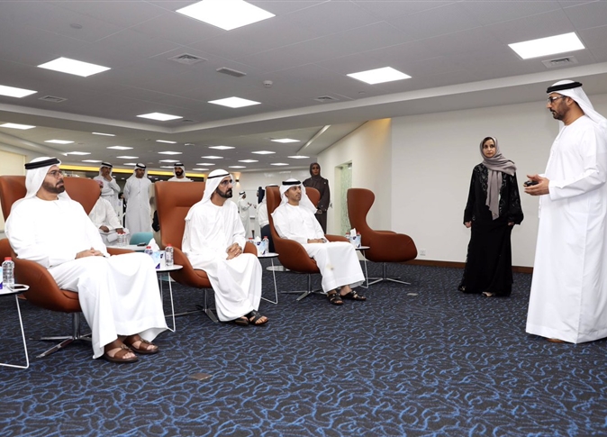 خطة إماراتية لإلغاء «العلمي والأدبي» في المدارس «التعليم أمانة»