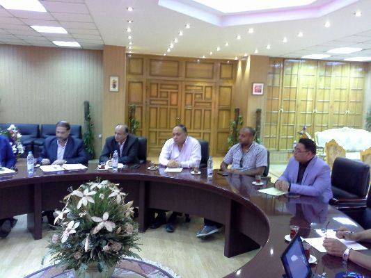 محافظ الشرقية يستقبل ممثلي مجلس الوزراء لمتابعة المشروعات التنموية بالمحافظة 2 محافظ الشرقية يستقبل ممثلي مجلس الوزراء لمتابعة المشروعات التنموية والخدمية بالمحافظة3