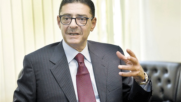 محمود طاهر: «لا يوجد عمولات من تحت التربيزة وصفقاتنا معلنة» 17 محمود طاهرلا يوجد عمولات من تحت التربيزة وصفقاتنا