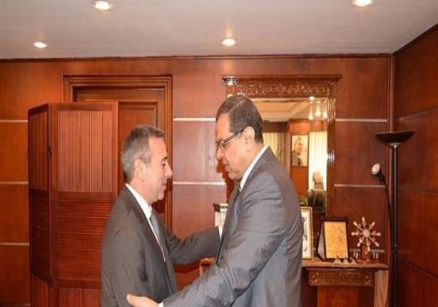 وزير القوي العاملة