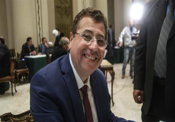 بالفيديو.. وكيل لجنة الصناعة بالبرلمان: هذا الوزير يجب أن يلحق بخالد حنفي 3 وكيل لجنة الصناعة بالبرلمان وزير التربية والتعليم يجب أن يلحق بخالد حنفي