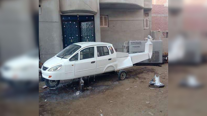 بالصور.. برلماني مصري يحول توكتوك إلى طيارة هليكوبتر 3 1472901146-tuktuk