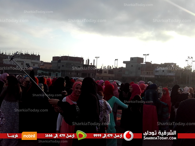 السيلفي يتصدر صلاة عيد الأضحى بكفر صقر 3 السيلفي يتصدر صلاة عيد الأضحى بكفر صقر 1
