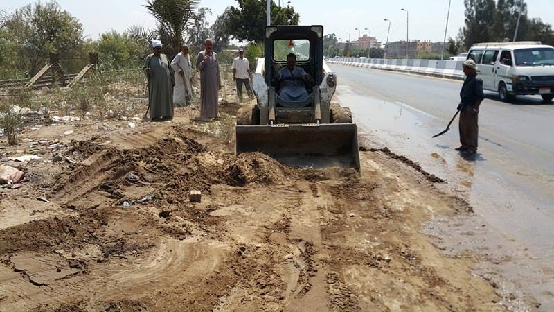 بالصور.. حملة نظافة بالوحدة المحلية ببردين مركز الزقازيق 3 بالصور.. حملة نظافة بالوحدة المحلية ببردين مركز الزقازيق2