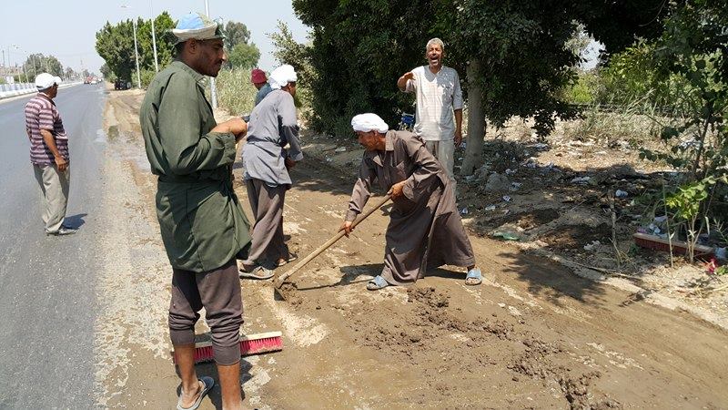 بالصور.. حملة نظافة بالوحدة المحلية ببردين مركز الزقازيق 2 بالصور.. حملة نظافة بالوحدة المحلية ببردين مركز الزقازيق3