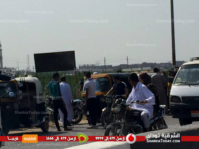 بالصور.. حادث تصادم سيارة نصف نقل بتوكتوك بمدخل مدينة أبوحماد 1 %d8%aa%d8%b5%d8%a7%d8%af%d9%85-%d8%a8%d9%85%d8%af%d8%ae%d9%84-%d9%85%d8%af%d9%8a%d9%86%d8%a9-%d8%a3%d8%a8%d9%88%d8%ad%d9%85%d8%a7%d8%af2