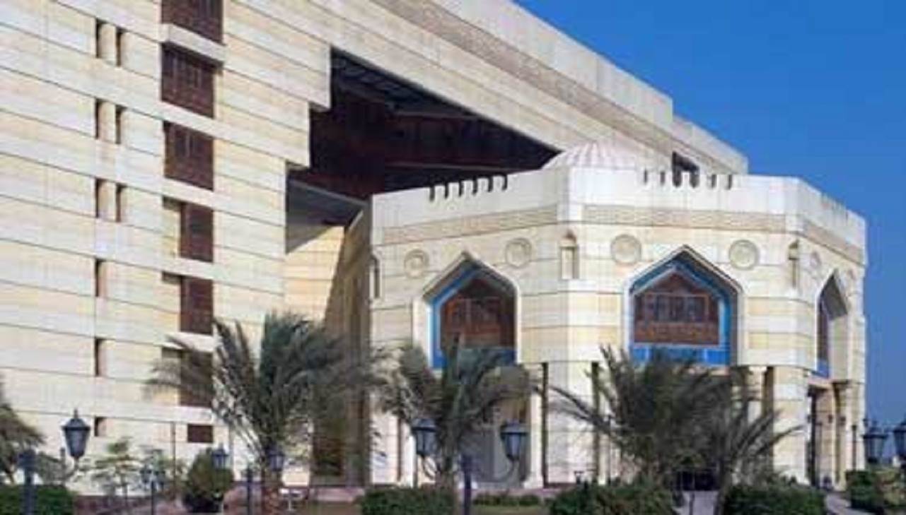 تعرف على رأى دار الإفتاء فى حكم النظر للسماء عند الدعاء