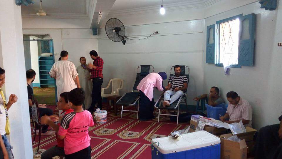 حملة للتبرع بالدم بقرية «صافور» بديرب نجم 1 حملة للتبرع بالدم بقرية صافور بديرب نجم1
