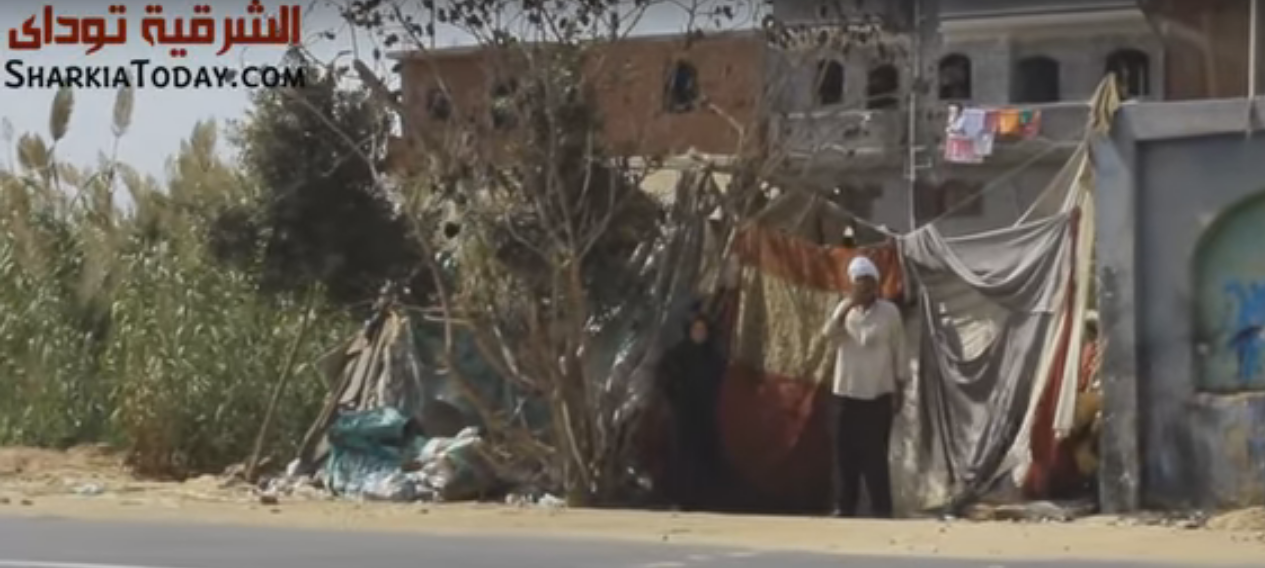 عشة تأوي أسرة بها 22 فرد بالزقازيق