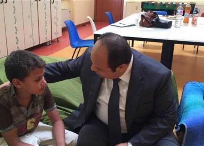 عم الطفل المهاجر لإيطاليا: السلطات ألحقته بدار رعاية وخصصت له مترجم 2 عم الطفل المهاجر لإيطاليا «السلطات ألحقته بدار رعاية وخصصت له مترجم»