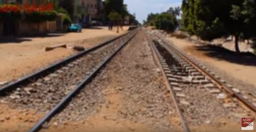 غضب أهالي قرية فاقوس بسبب مزلقانات السكة الحديد